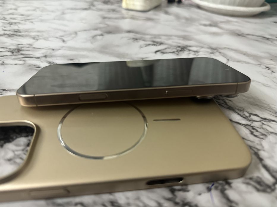 Продам Iphone 16 pro max