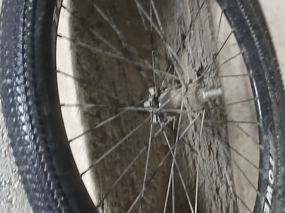 Продаётся  калесы для велосипед