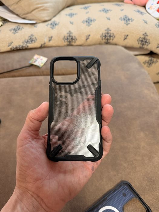 Iphone 14 pro max -Uag ,spigen,Esr hololock ,benks