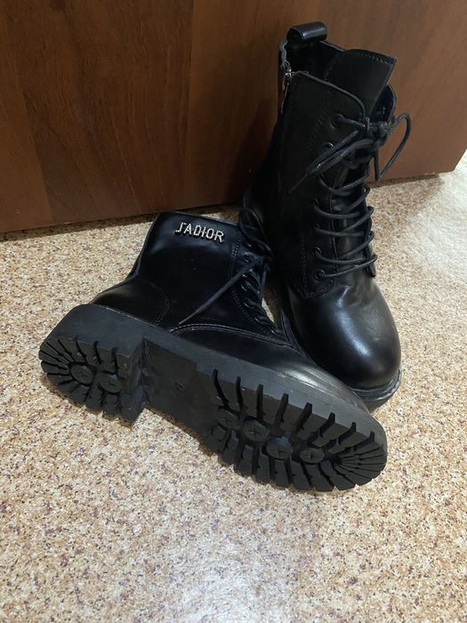 Осенние   Полусапожки  новые  продам срочно