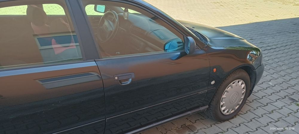 AUDI A4 1996 — imagine 2
