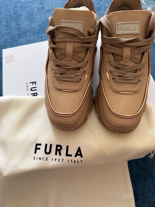 Furla sneakers nude