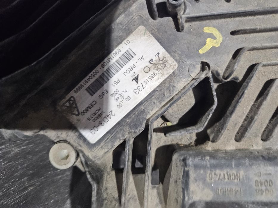 Ляв фар със забележки за Peugeot 308 2023г