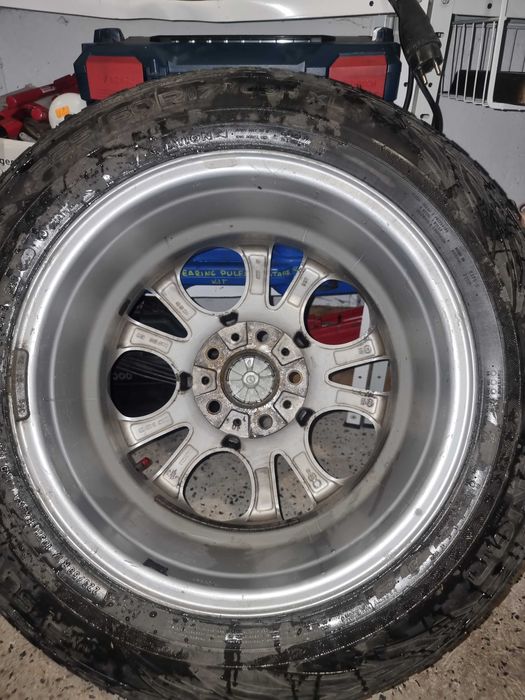 Зимни гуми с оригинални лети джанти за БМВ Х3 Е83 .