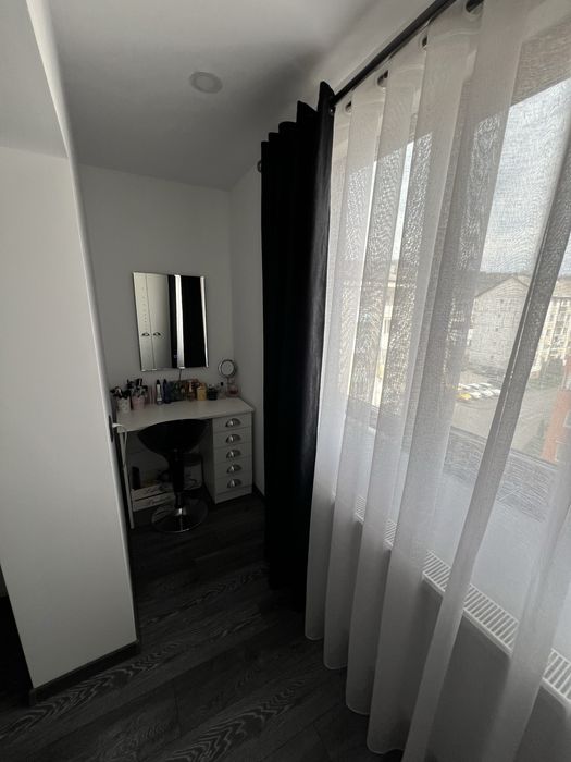 De vanzare apartament 2 camere decomandate