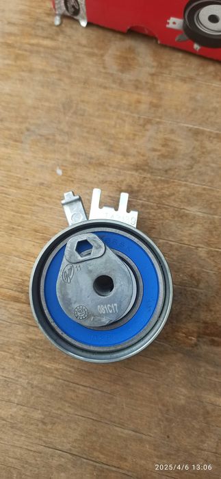 Ролик но volvo xc90