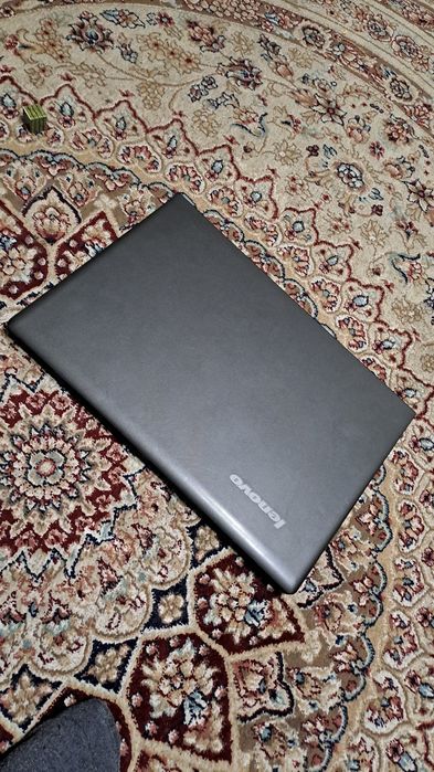 Noutbook Lenovo core i3