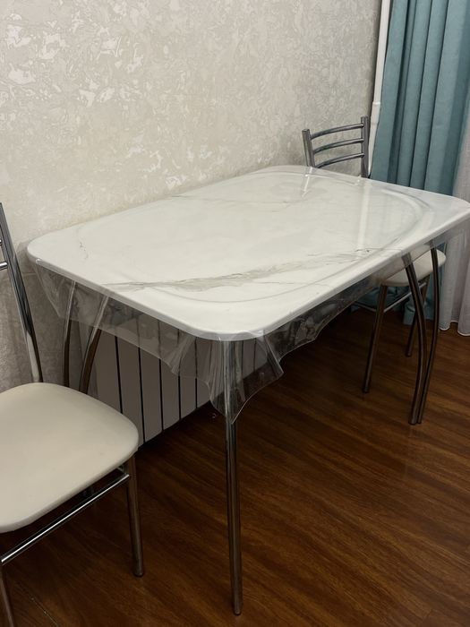 продам стол кухонный