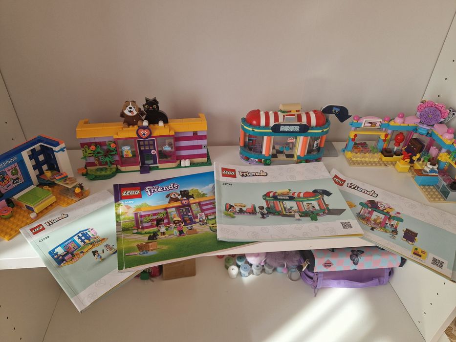 Vand Lego Friends-100 lei toate
