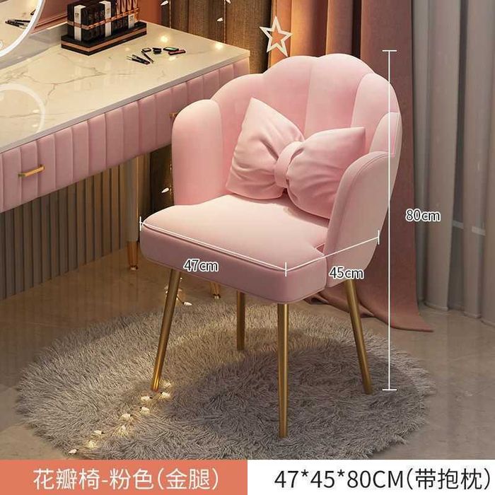 Мягкий стул в скандинавском стиле