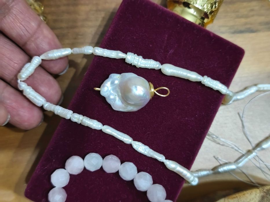 Bijuterii cu pietre semiprețioase