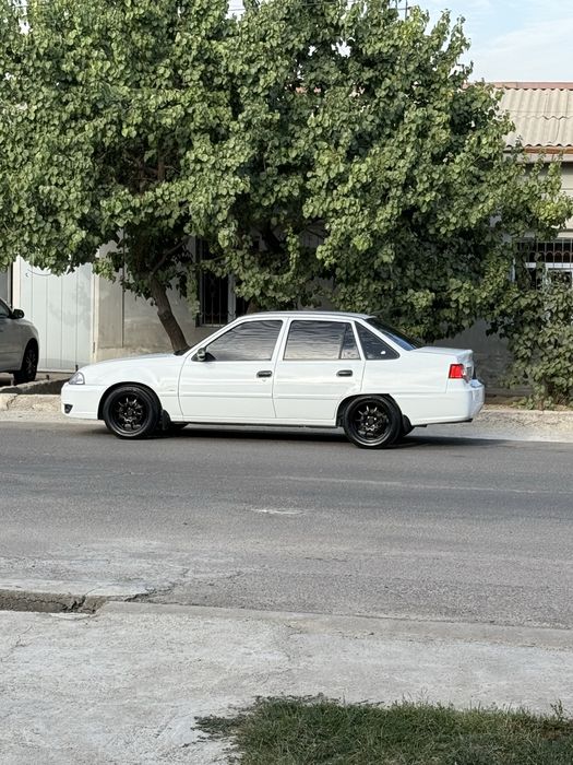 Diska sotiladi Holati yaxshi