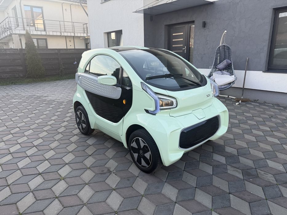 Xev Yoyo masina 16 ani b1