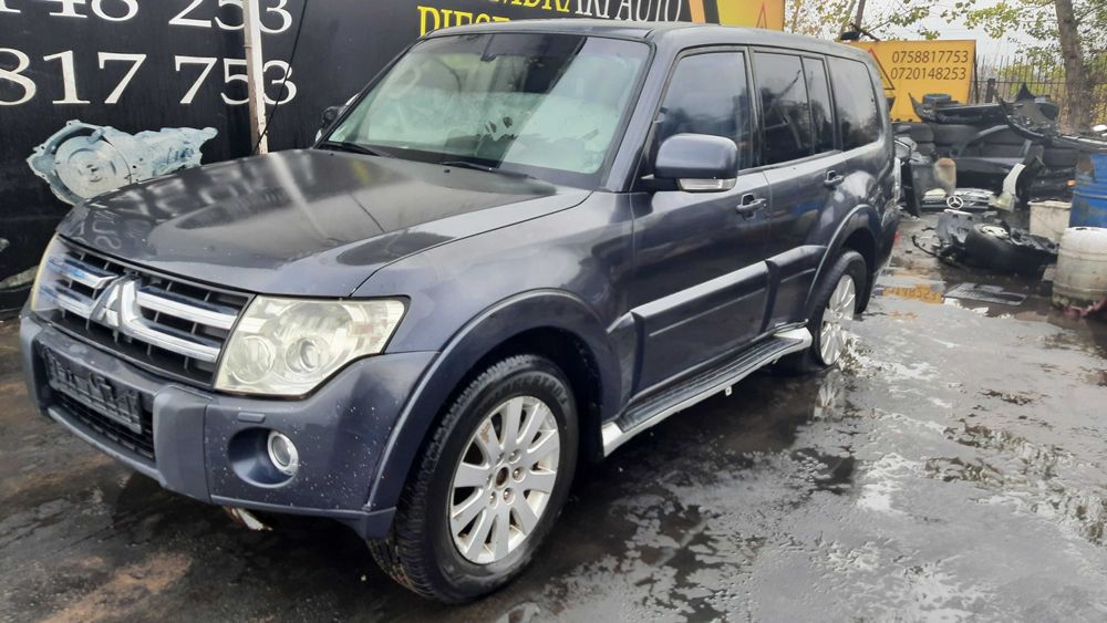 Dezmembrez mitsubishi pajero IV 3.2 DI-D TIP 4M41/bara fata/capota/far