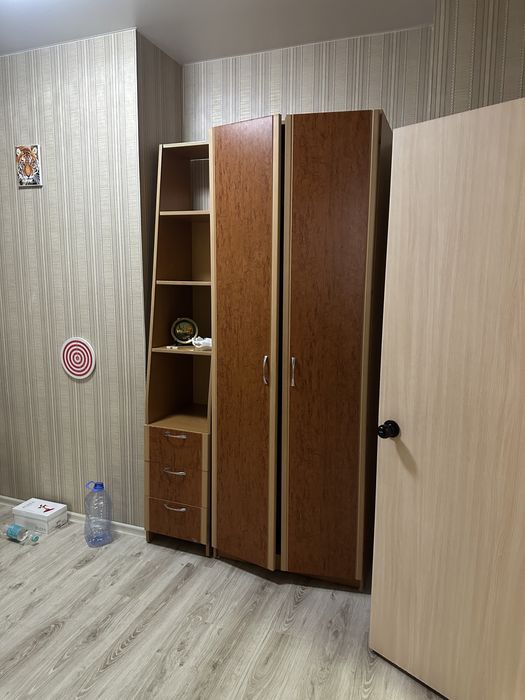 Продам шкаф  б/у .