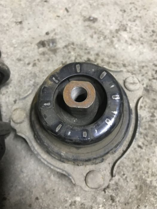 Подушки  АКПП Lexus GS s190 AWD