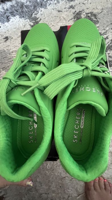 Маратонки  Кожени! Чисто нови ! !