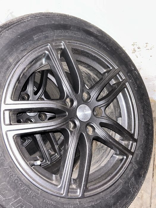 Продам диски с шинами на 17