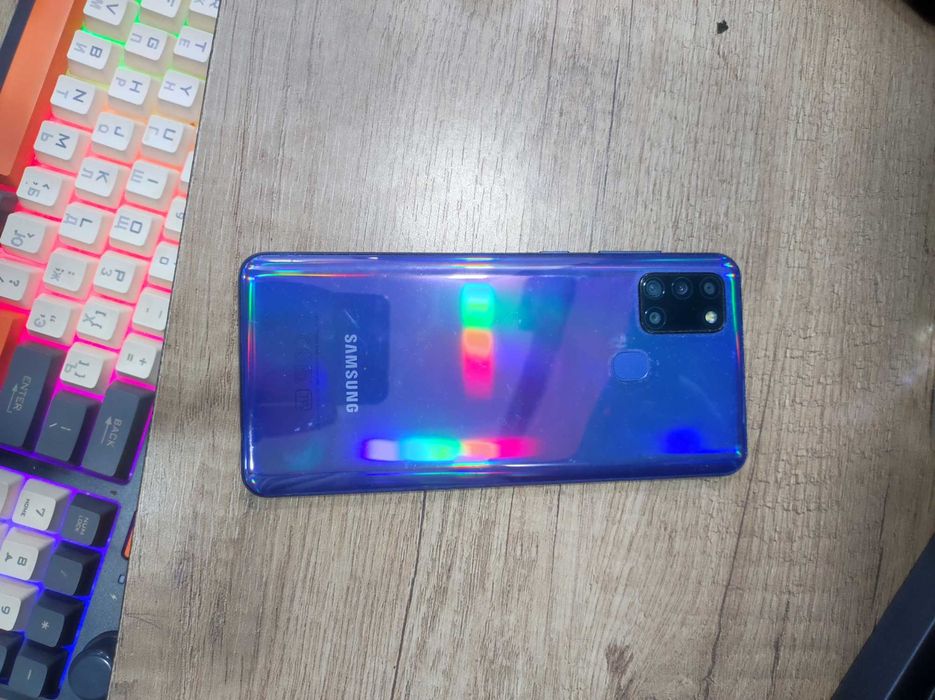 SAMSUNG A21S б/у + сд карта на 128гб + чехол