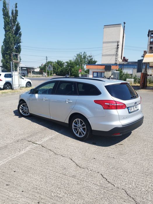 ford focus an 2015 proprietar, benzina 168000 km