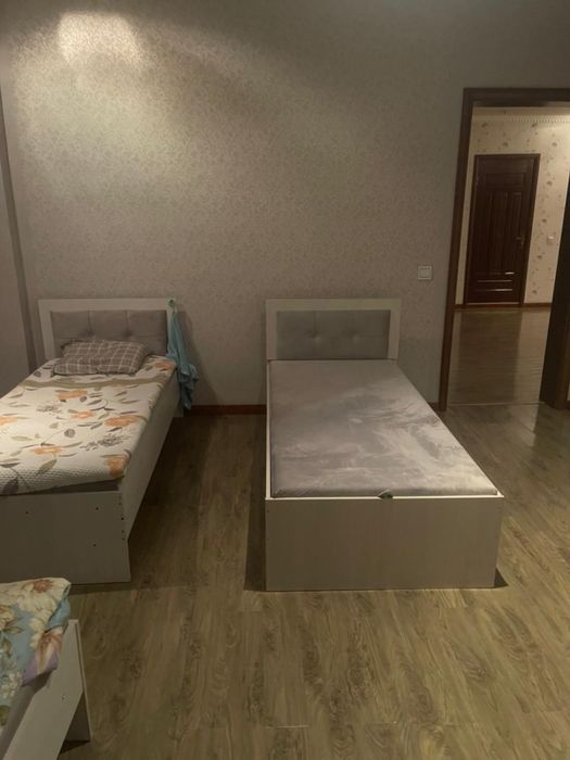 Продам кравати столы стулья маркерные доски и бомбуковые постельное