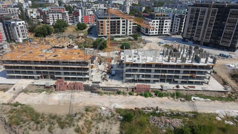 Продава се Двустаен апартамент в Пловдив, Христо Смирненски - 72 кв.м за 1465 €/кв.м - Снимка #1