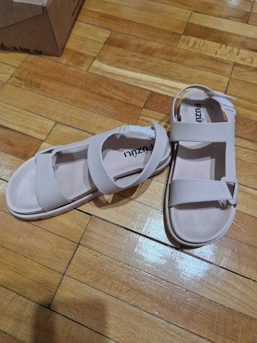 Sandale roz pudră măr.37