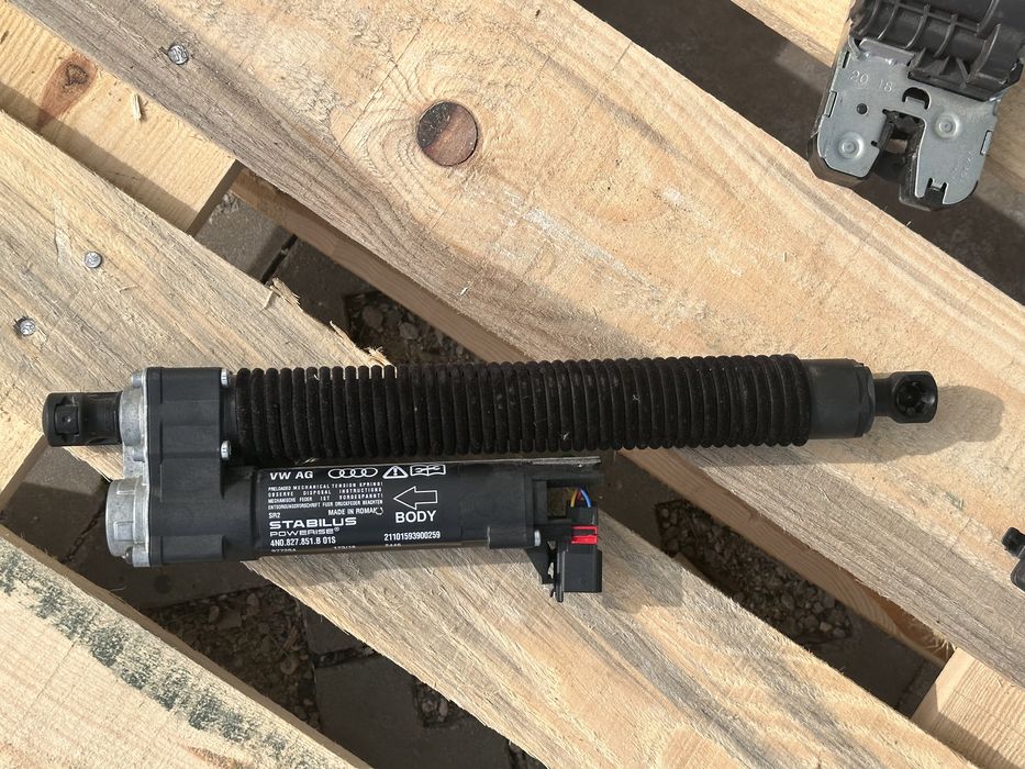 Автоматичен багажник AUDI A8 D5 комплект