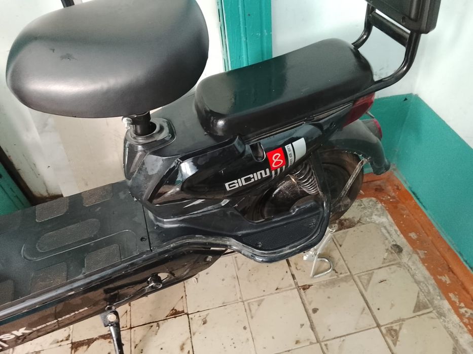 Продам электро самокат.