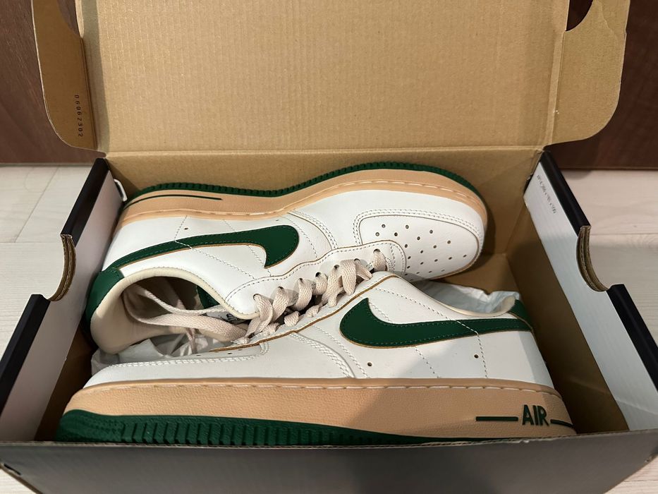 Nike WMNS Air Force 1 '07 LV8 VSPT