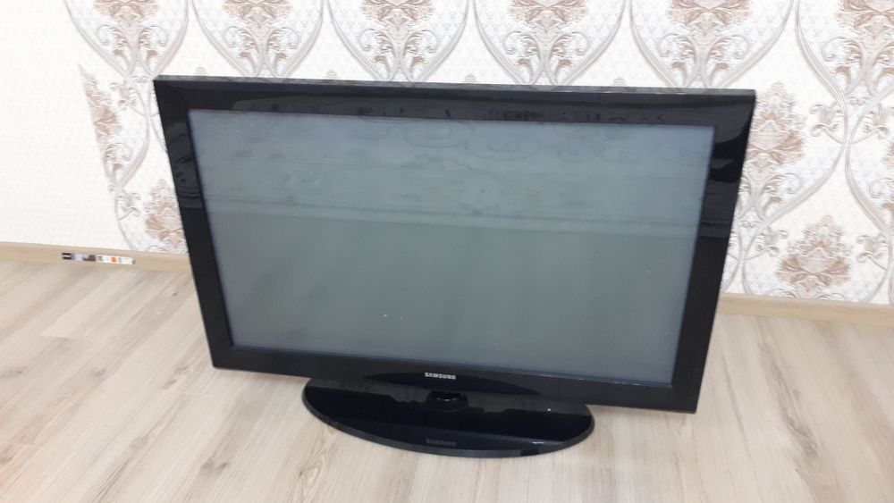 Продам Телевизор и компьютер на запчасти