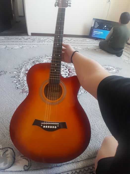 BELUCCI BC-4010 guitar