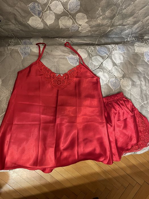 Сатенена пижама