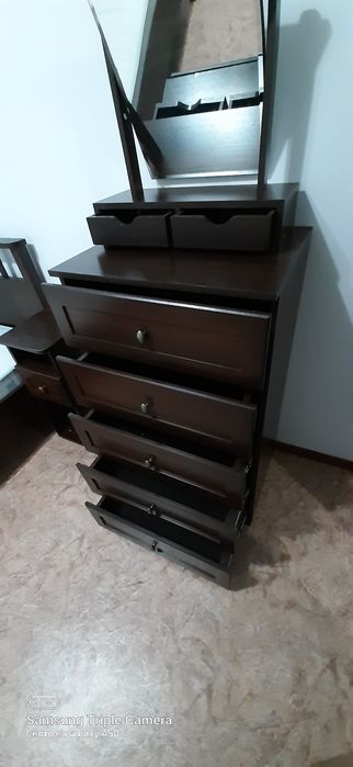 Продам спальный гарнитур.