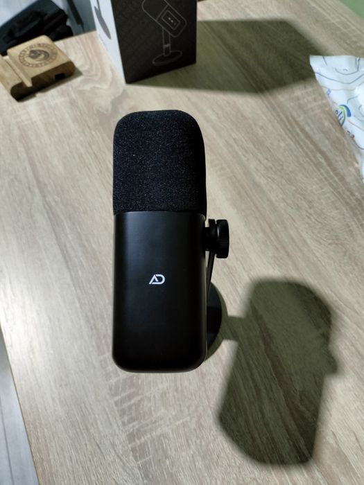 Студийный микрофон