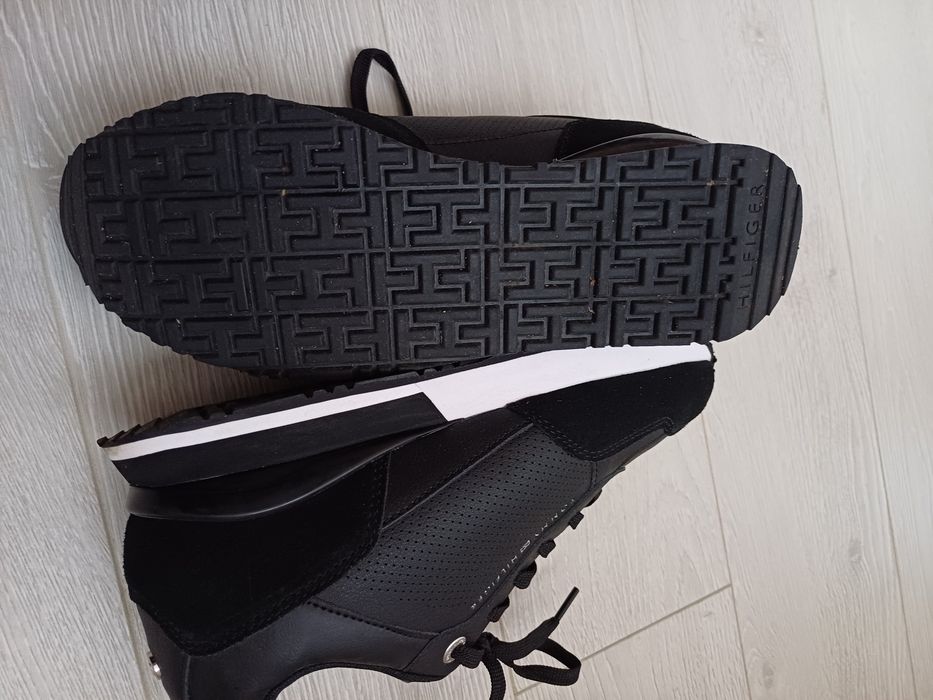 Adidasi/ pantofi Tommy Hilfiger 40 dama
