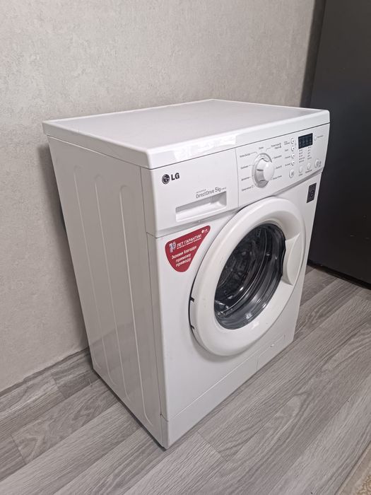 Стиральная  машинка  автомат .5кг