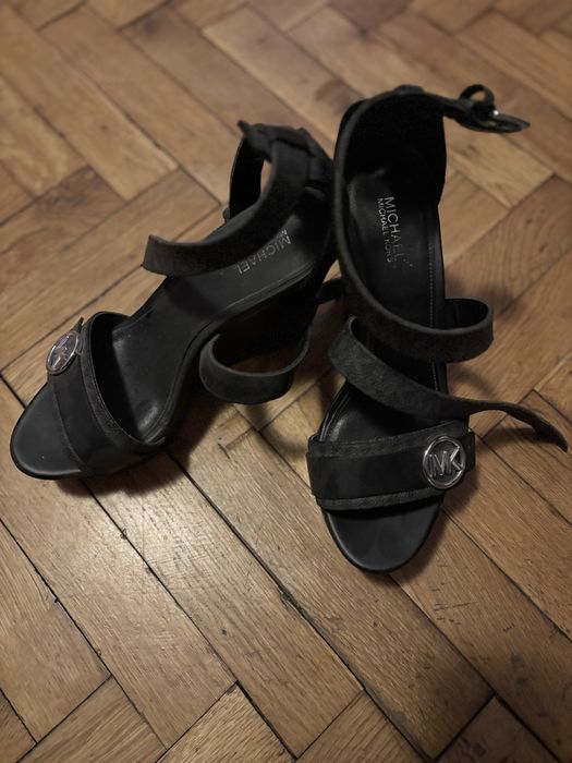 Черни сандали Michael Kors