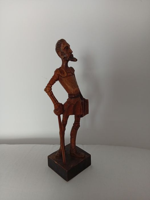 Figurină scluptată Don Quijote.