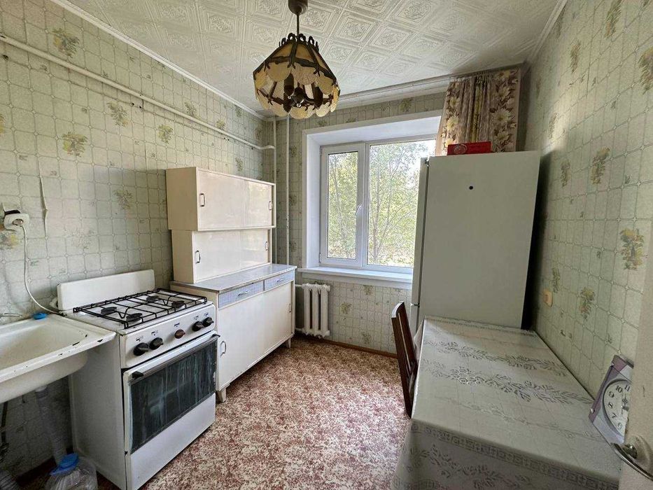 Продам 2-х комнатную квартиру в 8 микрорайоне