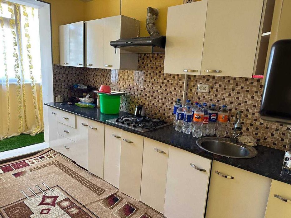 4х комнатная квартира с новым ремонтом на районе Супера