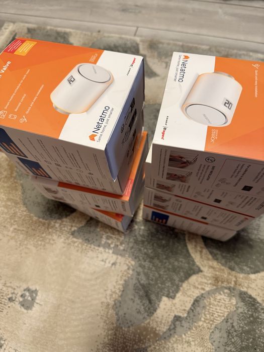 Kit termostat + 8 capete smart pentru calorifer