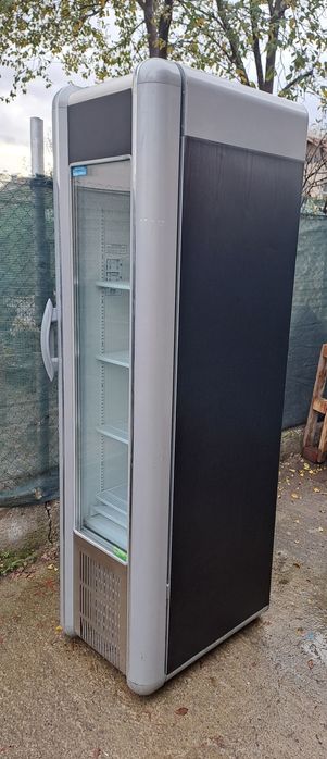 Хладилна витрина