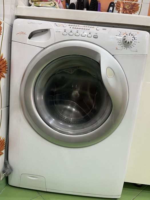 CANDY стиральная машинка (не рабочая, заменить подшипники)