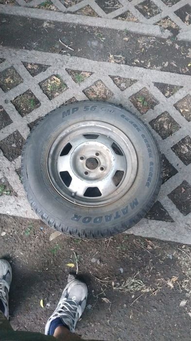 Зимняя шина с диском на 14.