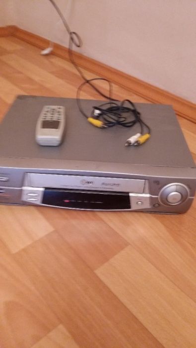 видеомагнитофон LG