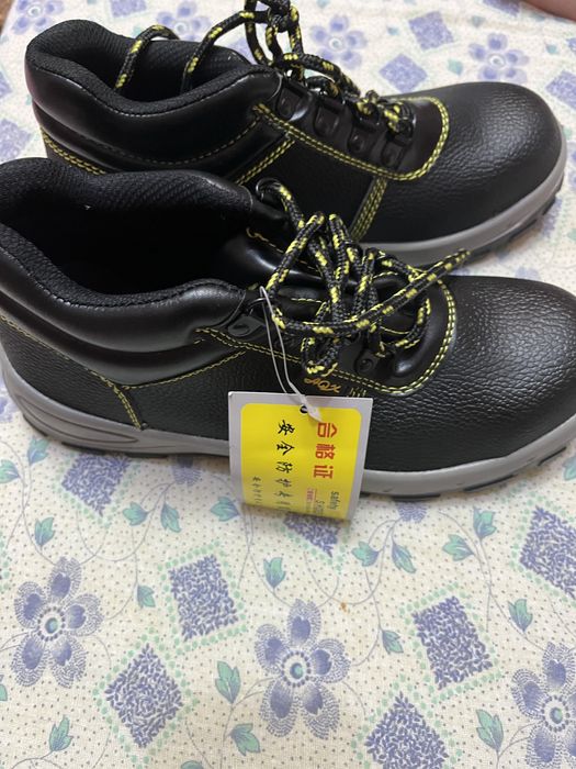 Продам спецобувь