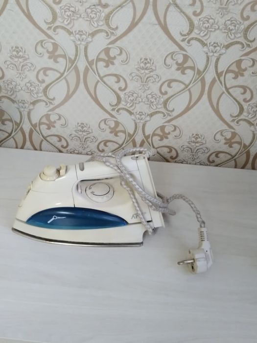 Продам утюги за 2000