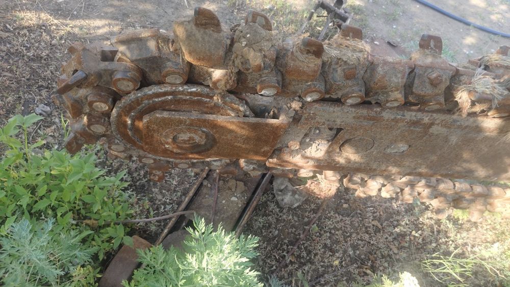 Продам траншеекопатель