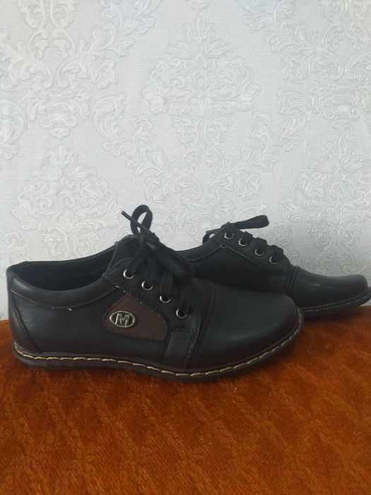 Продам детские туфли на мальчика